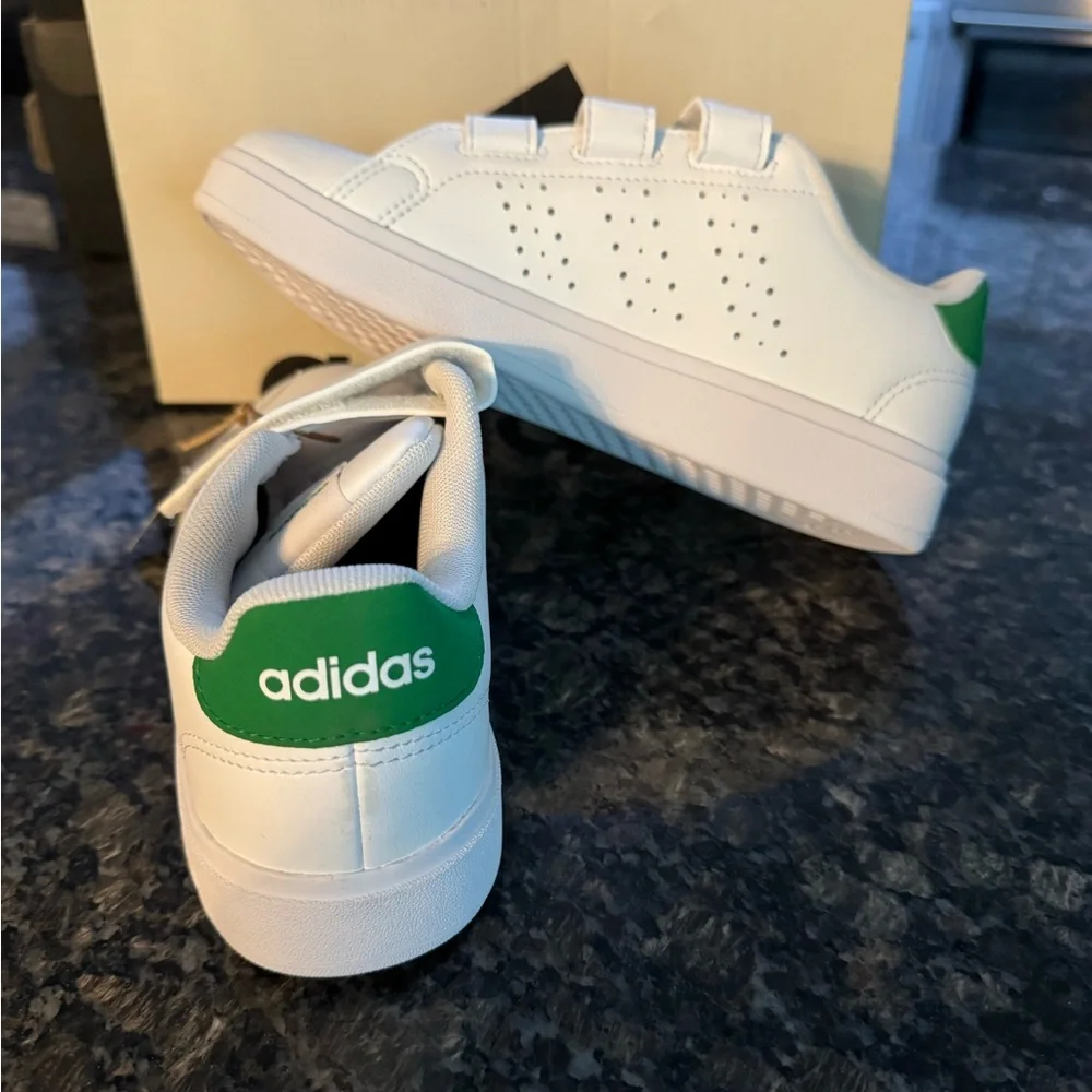 adidas ie9019 Kids Advantage Base 2.0 Tennis Court Kids Shoes Size 2 White Green